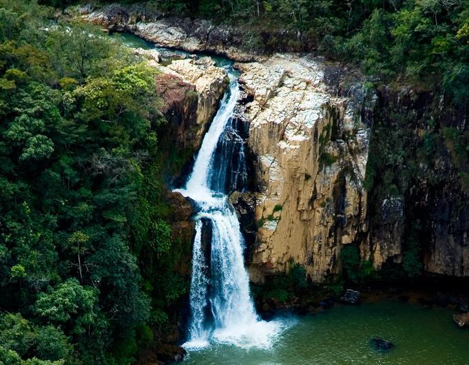 Pousada Araras Lago De Furnas サン・ジョゼー・ダ・バーハ エクステリア 写真